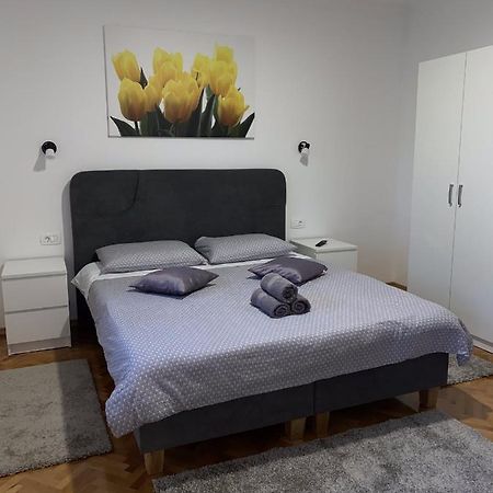 Apartment & Rooms - Marina โพลเช ภายนอก รูปภาพ
