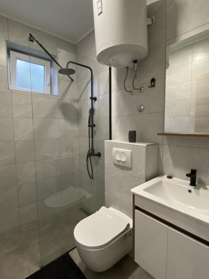 Apartment & Rooms - Marina โพลเช ภายนอก รูปภาพ