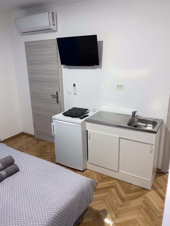 Apartment & Rooms - Marina โพลเช ภายนอก รูปภาพ